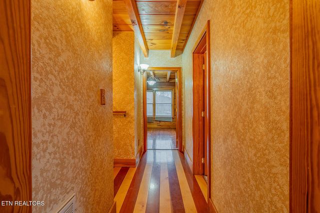 147 R & R Sawmill Rd, Harriman, TN 37748