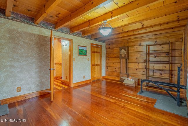 147 R & R Sawmill Rd, Harriman, TN 37748