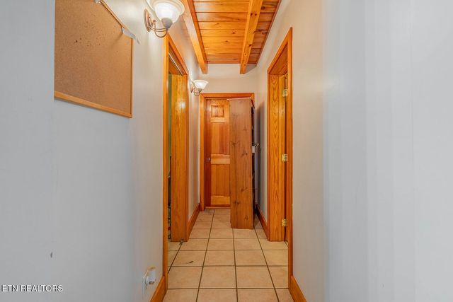 147 R & R Sawmill Rd, Harriman, TN 37748