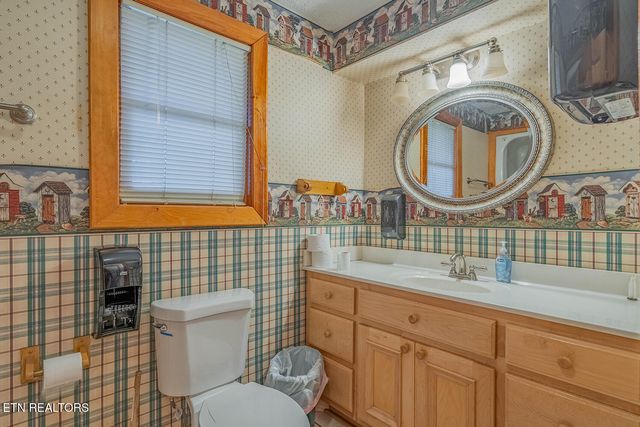 147 R & R Sawmill Rd, Harriman, TN 37748