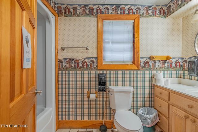 147 R & R Sawmill Rd, Harriman, TN 37748