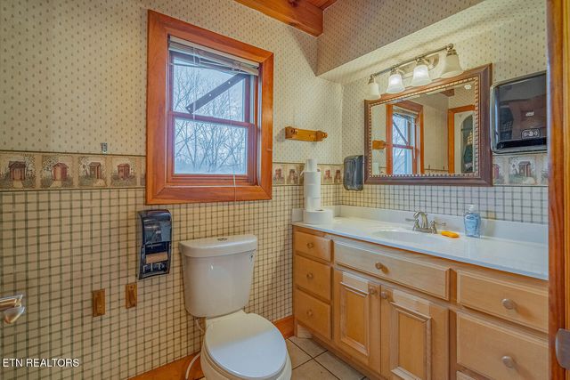 147 R & R Sawmill Rd, Harriman, TN 37748