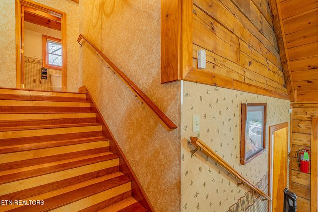 147 R & R Sawmill Rd, Harriman, TN 37748