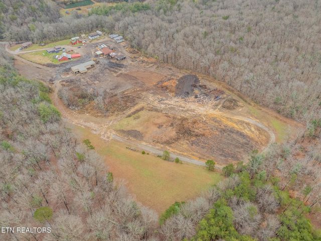 147 R & R Sawmill Rd, Harriman, TN 37748
