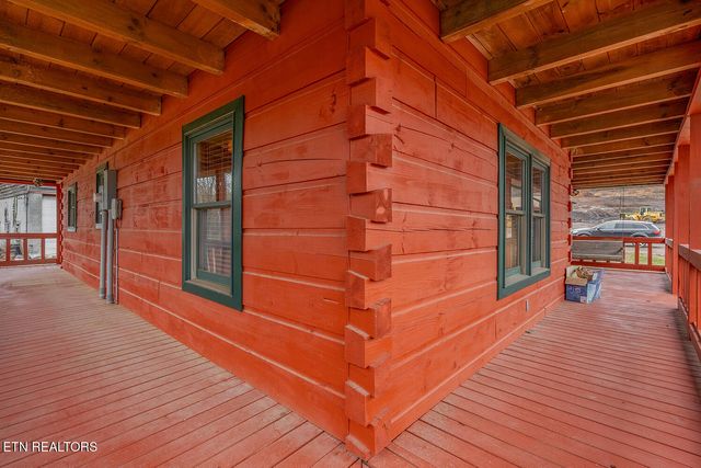 147 R & R Sawmill Rd, Harriman, TN 37748