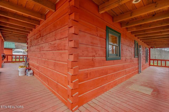 147 R & R Sawmill Rd, Harriman, TN 37748