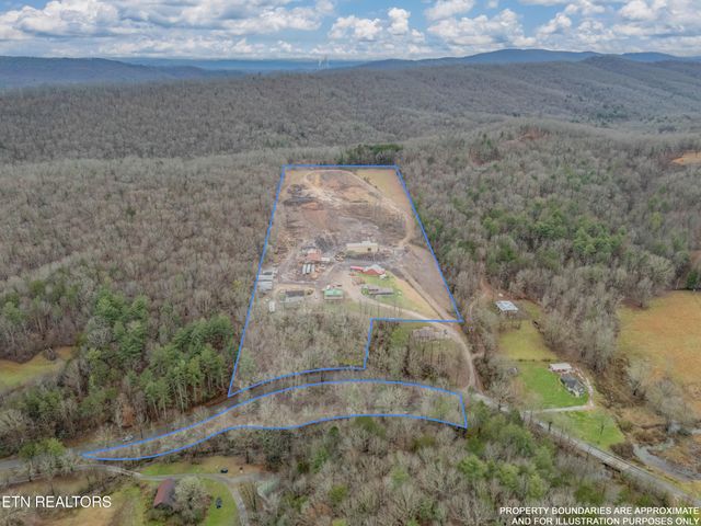 147 R & R Sawmill Rd, Harriman, TN 37748