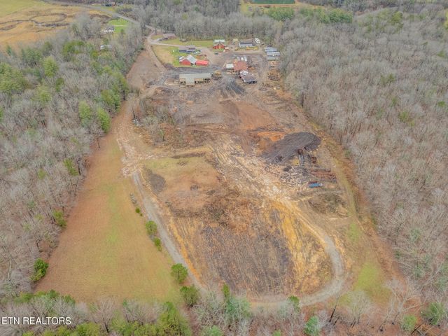 147 R & R Sawmill Rd, Harriman, TN 37748