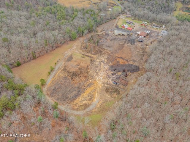 147 R & R Sawmill Rd, Harriman, TN 37748