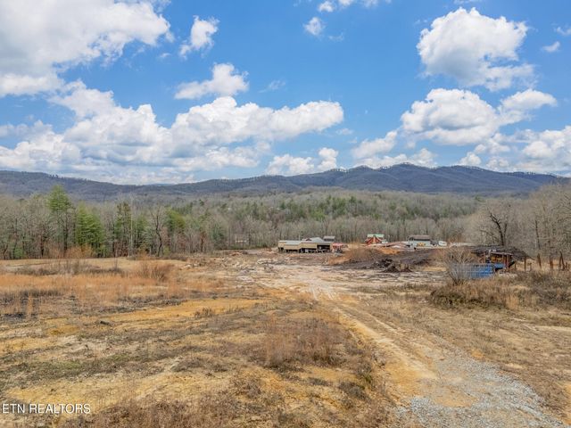 147 R & R Sawmill Rd, Harriman, TN 37748