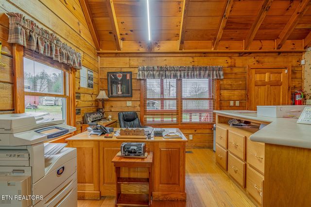 147 R & R Sawmill Rd, Harriman, TN 37748