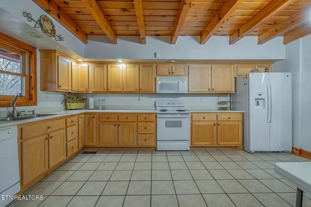 147 R & R Sawmill Rd, Harriman, TN 37748