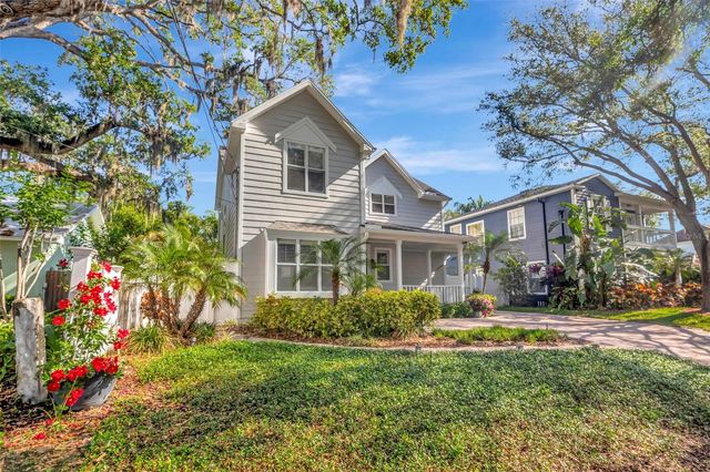 3113 W OAKELLAR AVENUE, Tampa, FL 33611