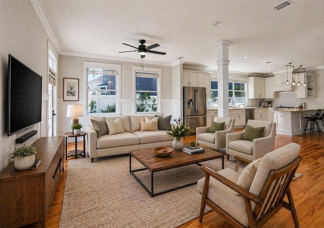 3113 W OAKELLAR AVENUE, Tampa, FL 33611