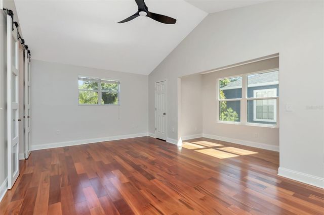 3113 W OAKELLAR AVENUE, Tampa, FL 33611