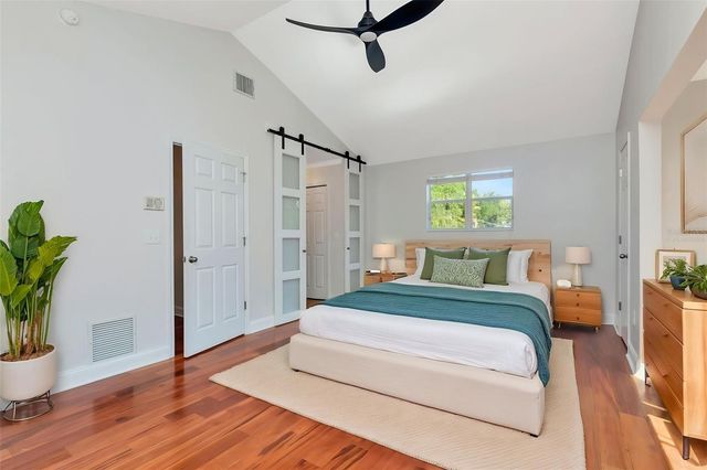 3113 W OAKELLAR AVENUE, Tampa, FL 33611