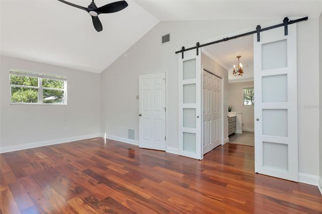 3113 W OAKELLAR AVENUE, Tampa, FL 33611