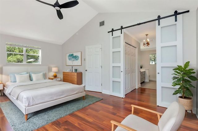 3113 W OAKELLAR AVENUE, Tampa, FL 33611