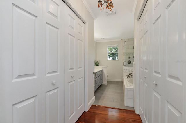 3113 W OAKELLAR AVENUE, Tampa, FL 33611