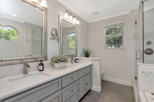 3113 W OAKELLAR AVENUE, Tampa, FL 33611