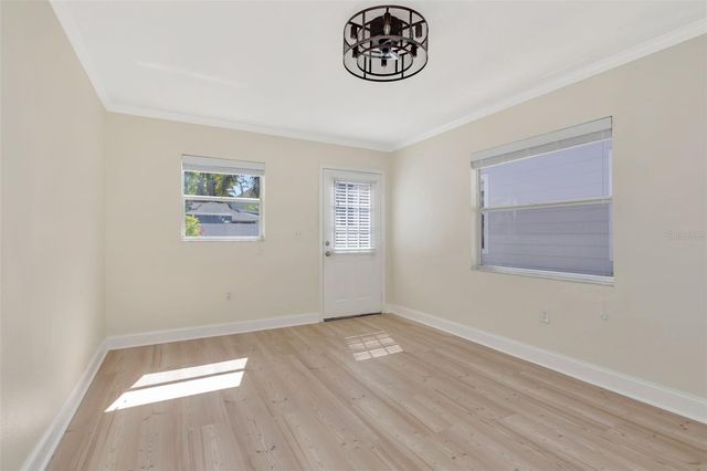 3113 W OAKELLAR AVENUE, Tampa, FL 33611