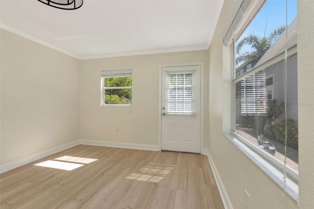 3113 W OAKELLAR AVENUE, Tampa, FL 33611