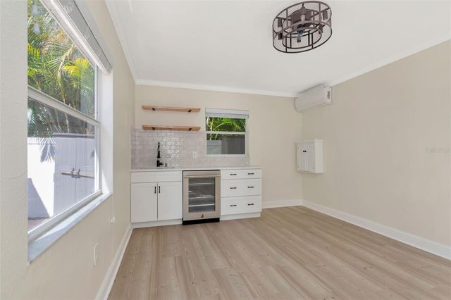 3113 W OAKELLAR AVENUE, Tampa, FL 33611