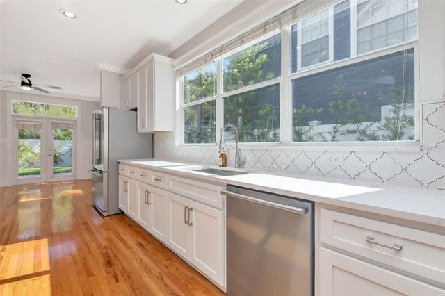 3113 W OAKELLAR AVENUE, Tampa, FL 33611