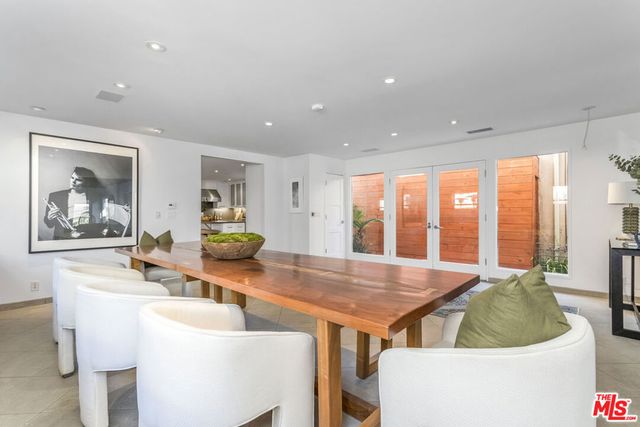 3001 Grand Canal, Venice, CA 90291