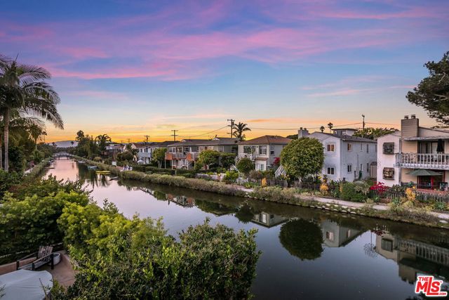 3001 Grand Canal, Venice, CA 90291