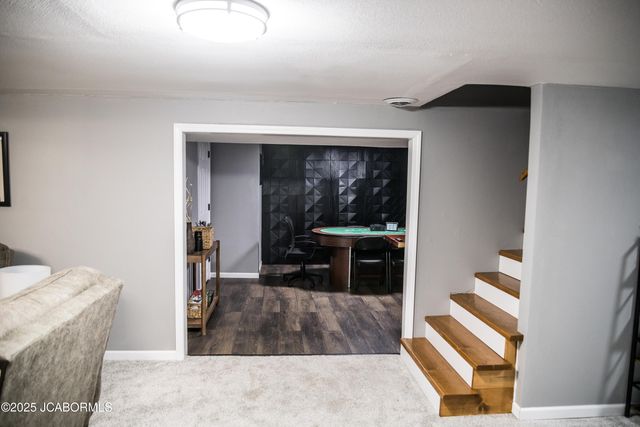 223 TOMAHAWK ROAD, Jefferson City, MO 65109