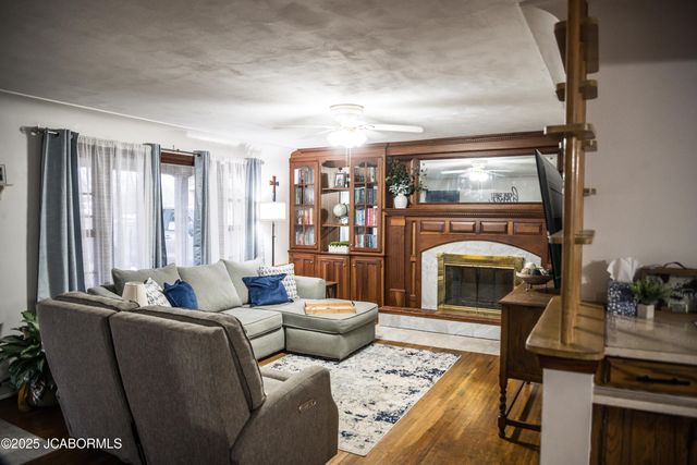 223 TOMAHAWK ROAD, Jefferson City, MO 65109