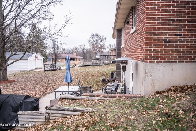 223 TOMAHAWK ROAD, Jefferson City, MO 65109