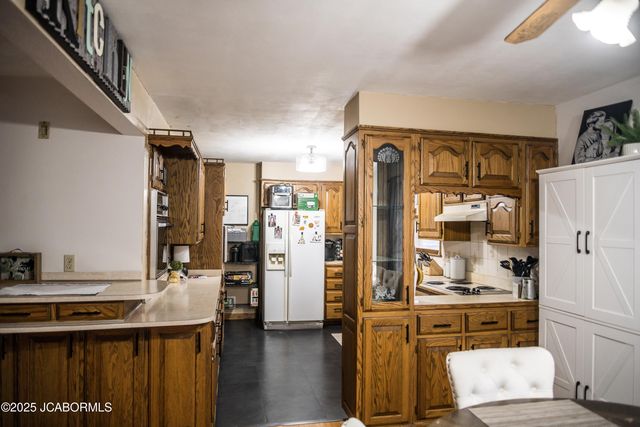 223 TOMAHAWK ROAD, Jefferson City, MO 65109