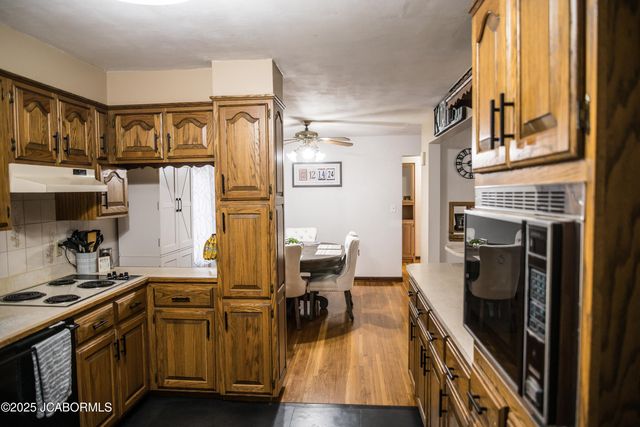 223 TOMAHAWK ROAD, Jefferson City, MO 65109