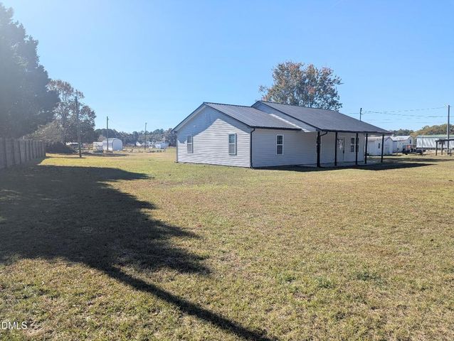 60 Stone Place Road, Dunn, NC 28334