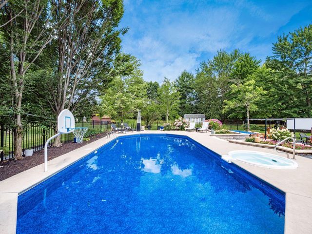 8959 Filiz Lane, Powell, OH 43065