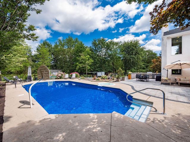 8959 Filiz Lane, Powell, OH 43065