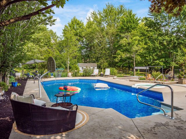8959 Filiz Lane, Powell, OH 43065
