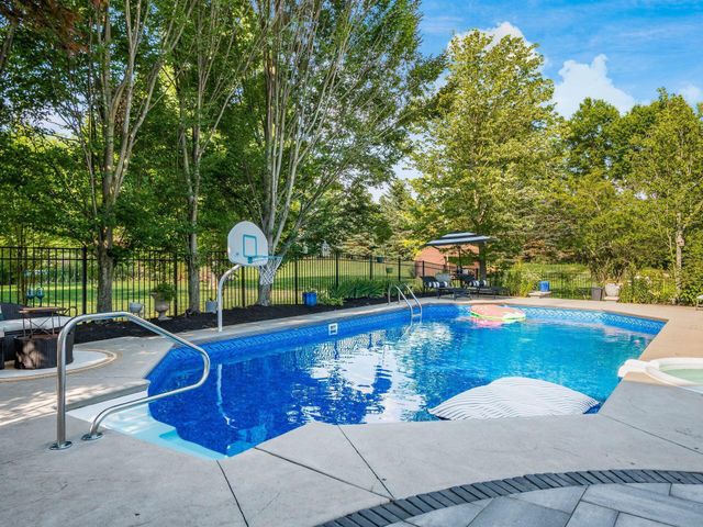 8959 Filiz Lane, Powell, OH 43065