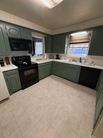 5704 Geneva Avenue, Lubbock, TX 79413