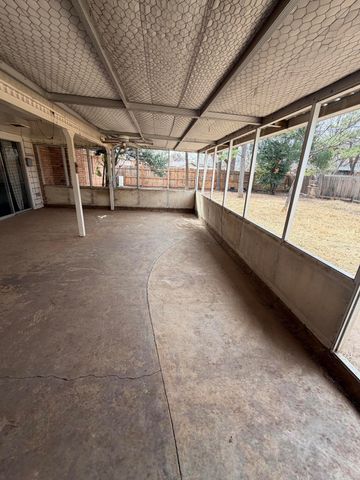 5704 Geneva Avenue, Lubbock, TX 79413