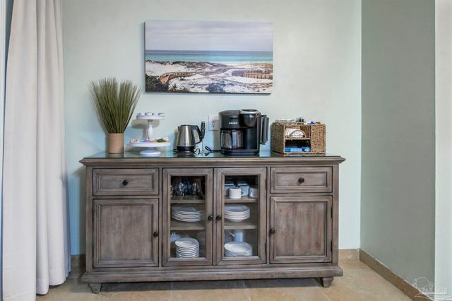 4848 Huron Dr, Pensacola, FL 32507