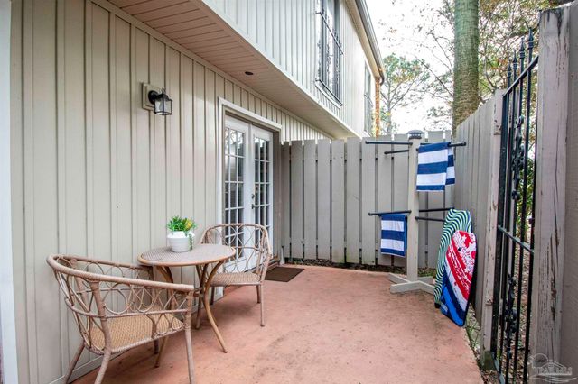 4848 Huron Dr, Pensacola, FL 32507