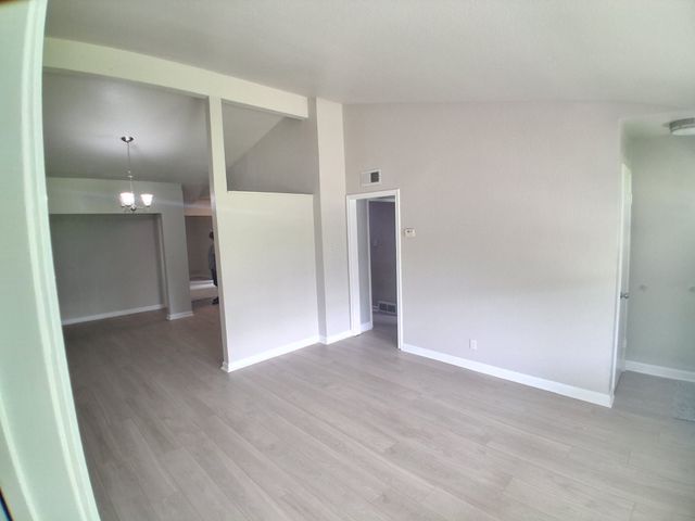 3221 Ridgeview Circle, Irving, TX 75062
