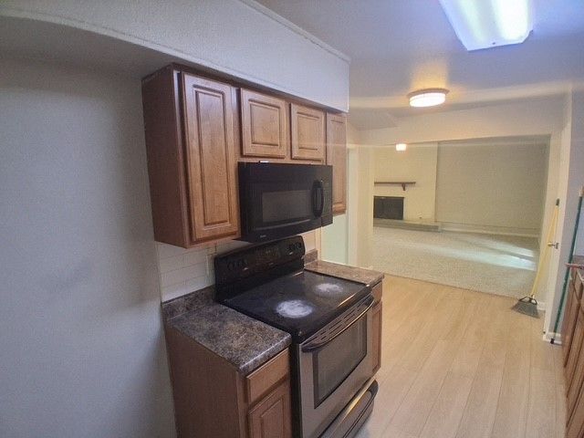 3221 Ridgeview Circle, Irving, TX 75062