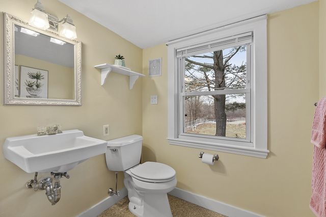 58 Spruce St 58, Acton, MA 01720