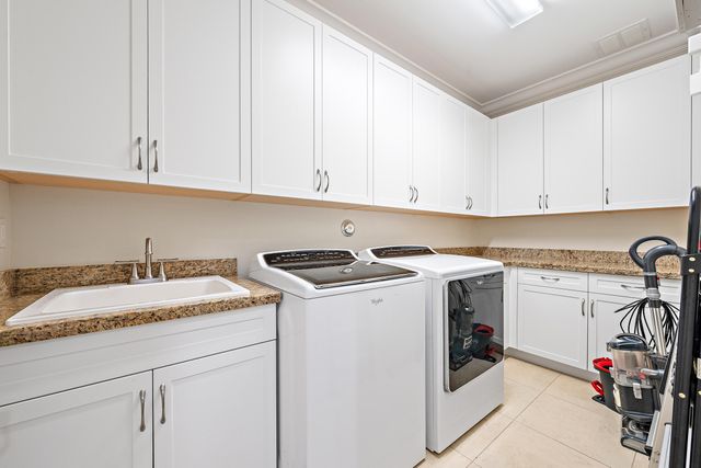 8176 SE Red Root Way, Jupiter, FL 33458