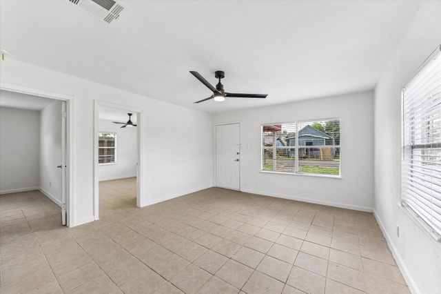 9713 Richcroft Street, Houston, TX 77029