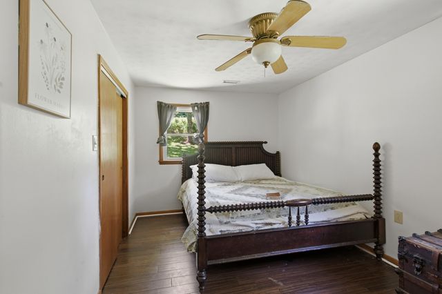 215 Wallace Dr, Fayetteville, TN 37334